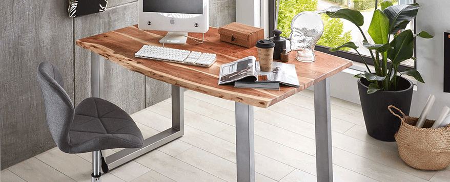 Großer Arbeitsplatz in kleiner Wohnung