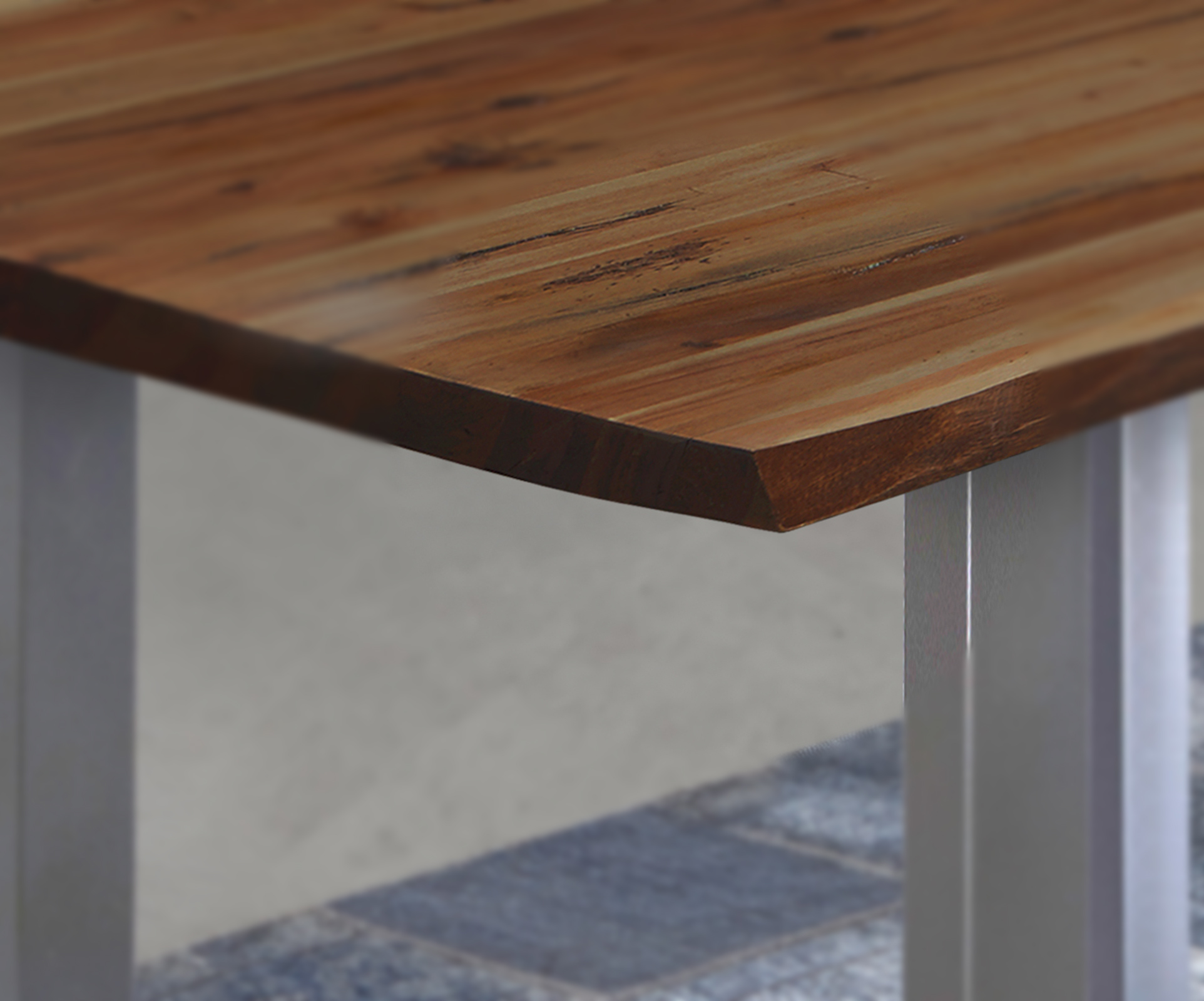 Couchtisch Baumkante massiv Akazie nussbaum 90 x 90 silber NOAH – Bild 5