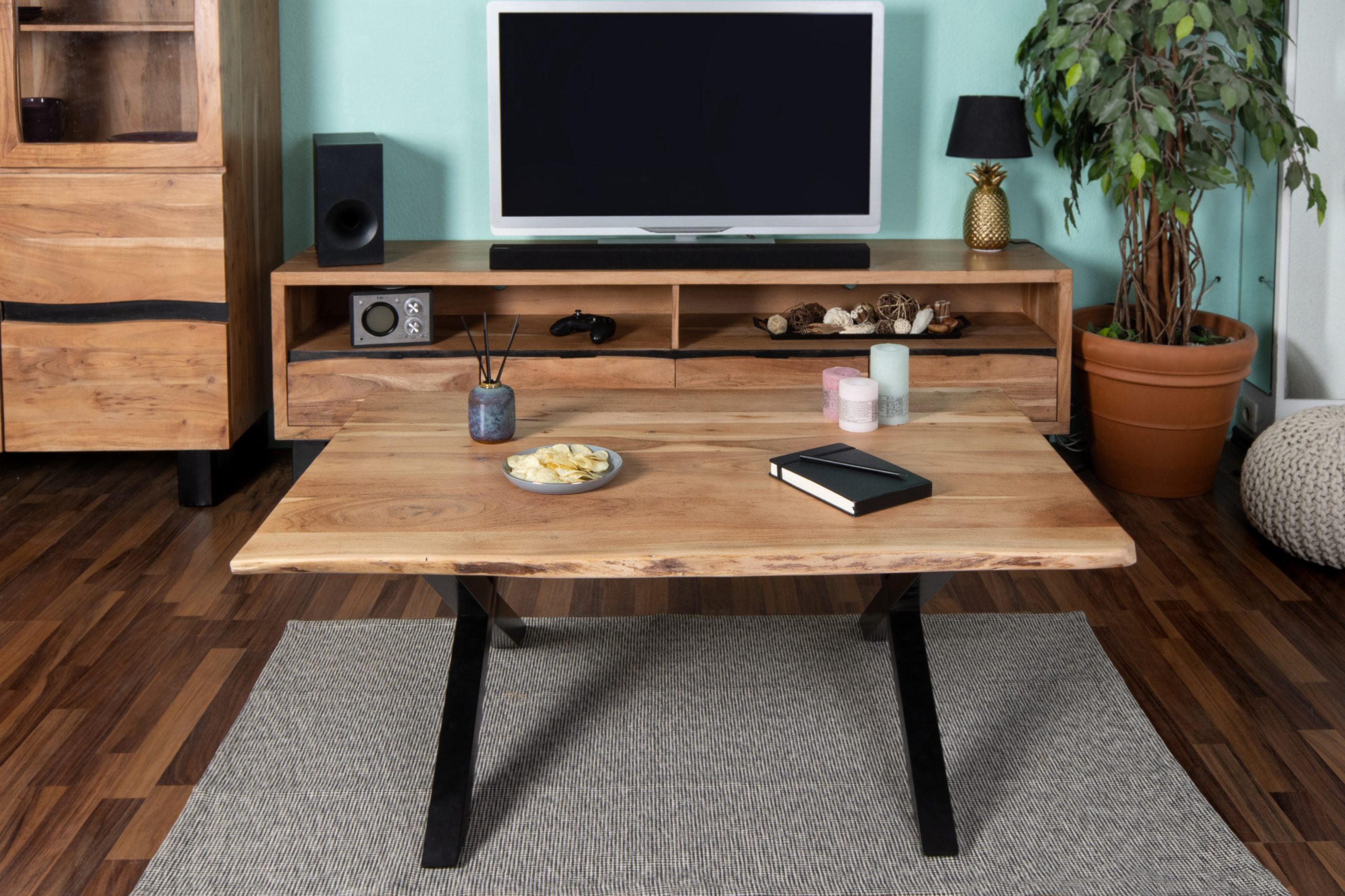 Couchtisch Baumkante 120 x 80 cm Akazie naturfarben X-Gestell schwarz Quintus