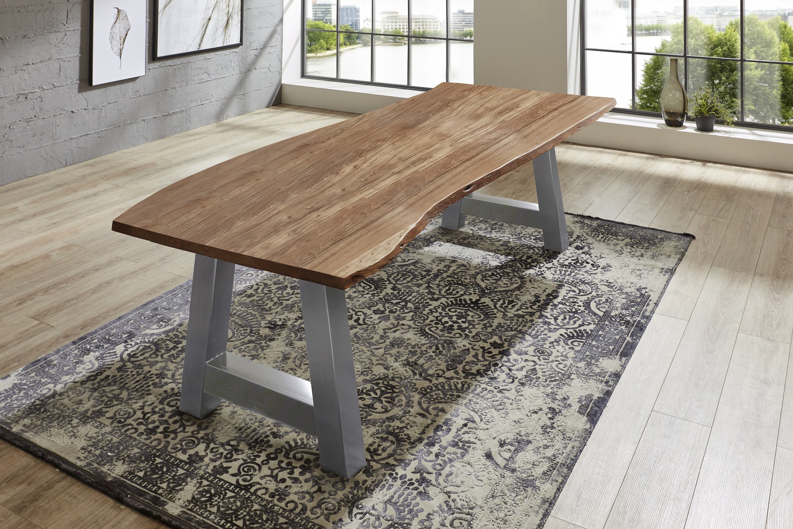 Esstisch Baumkante massiv Akazie natur 240 x 100 silber Adelaide