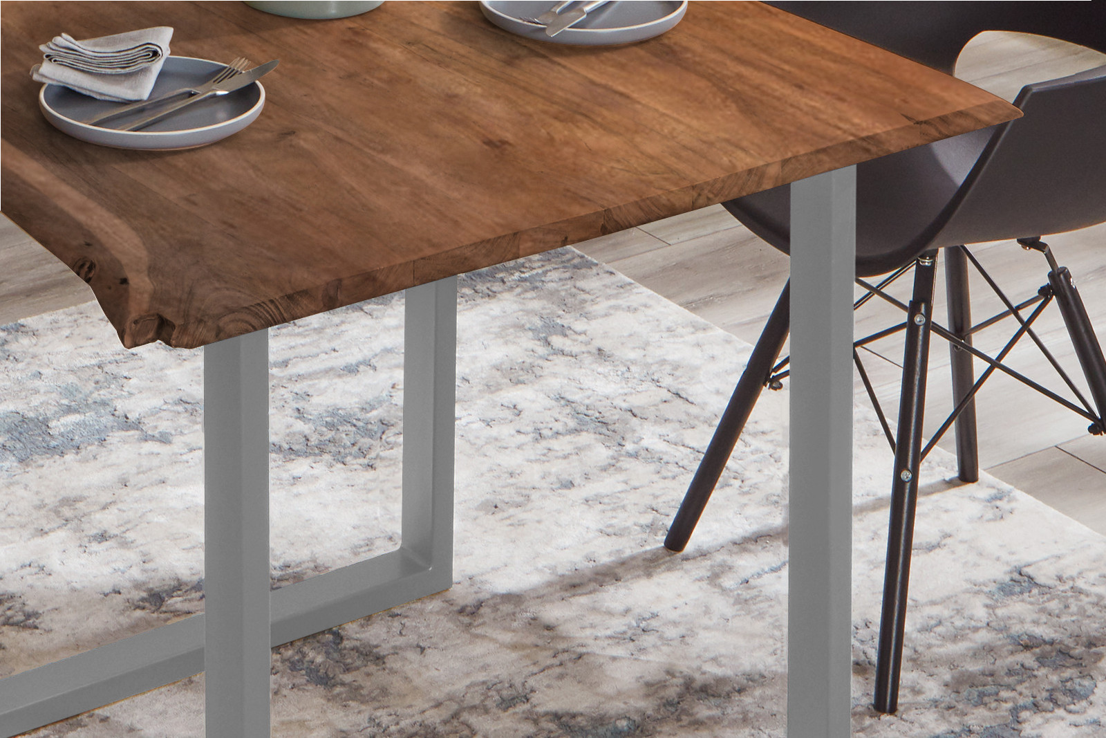 Esstisch Baumkante massiv Akazie Nussbaum 80 x 80 silber BILLY – Bild 4