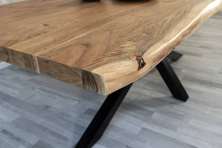 SAM_NEU-Esszimmer-Baumkante-Tische-Cali_aufgedoppelt-Spider_Gestell-natur-schwarz-260-BKT_Cali_natur_schwarz_260_03