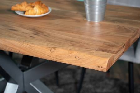 SAM_NEU-Esszimmer-Baumkante-Tische-Cali_aufgedoppelt-Spider_Gestell-natur-silber-180-Cali_natur_180_04