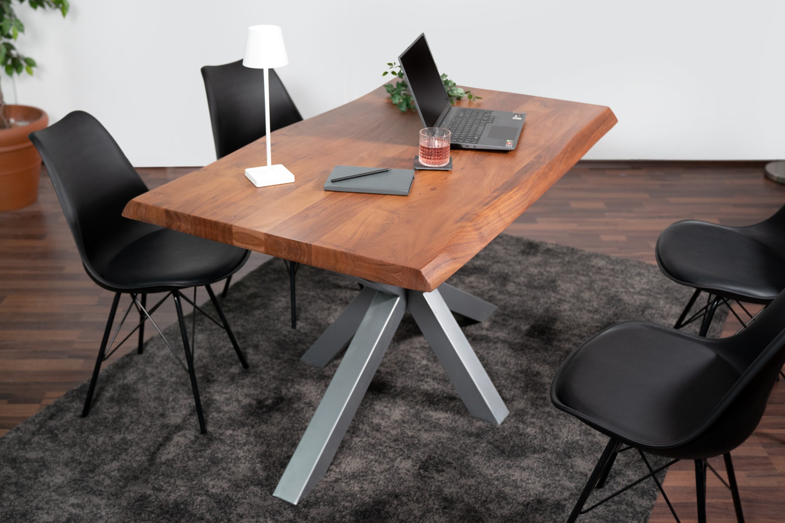 B-Ware Esstisch Baumkante Akazie massiv 50mm Nussbaum 180 x 90 cm Spider-Gestell silber CALI – Bild 7