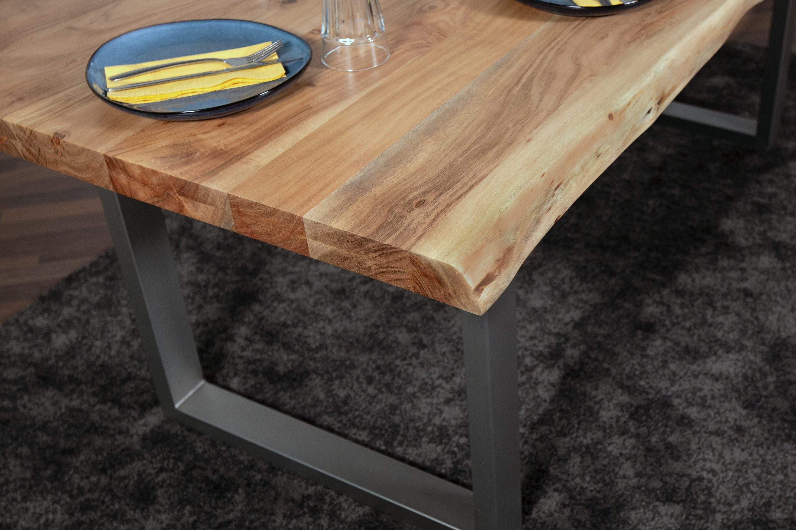 Esstisch Baumkante 350 x 120 cm Akazie Natur massiv U-Gestell silber CALINDA – Bild 4