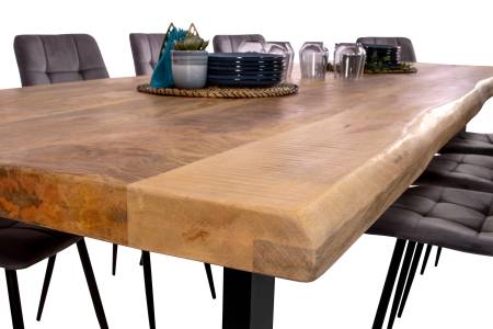 SAM_NEU-Esszimmer-Baumkante-Tische-Cali_aufgedoppelt-U_Gestell-mango-schwarz-240-BKT_Cali_mango_rough_04-1