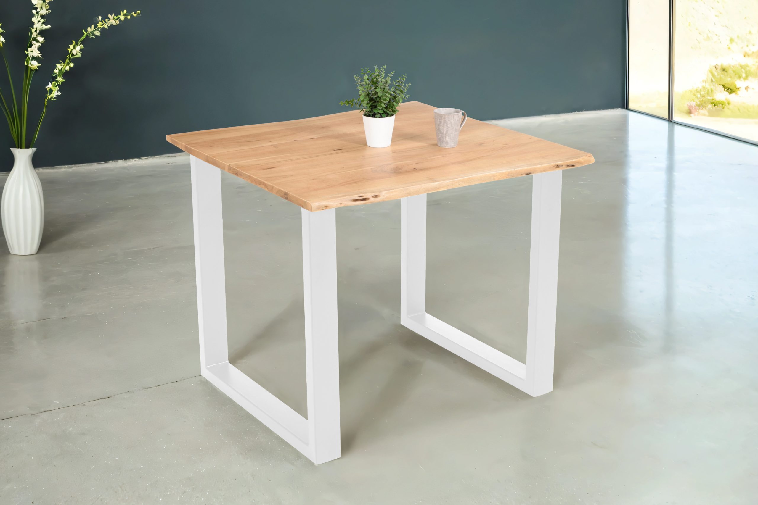Esstisch Baumkante Akazie massiv eichenfarben 80 x 80 U-Gestell weiß DEREK