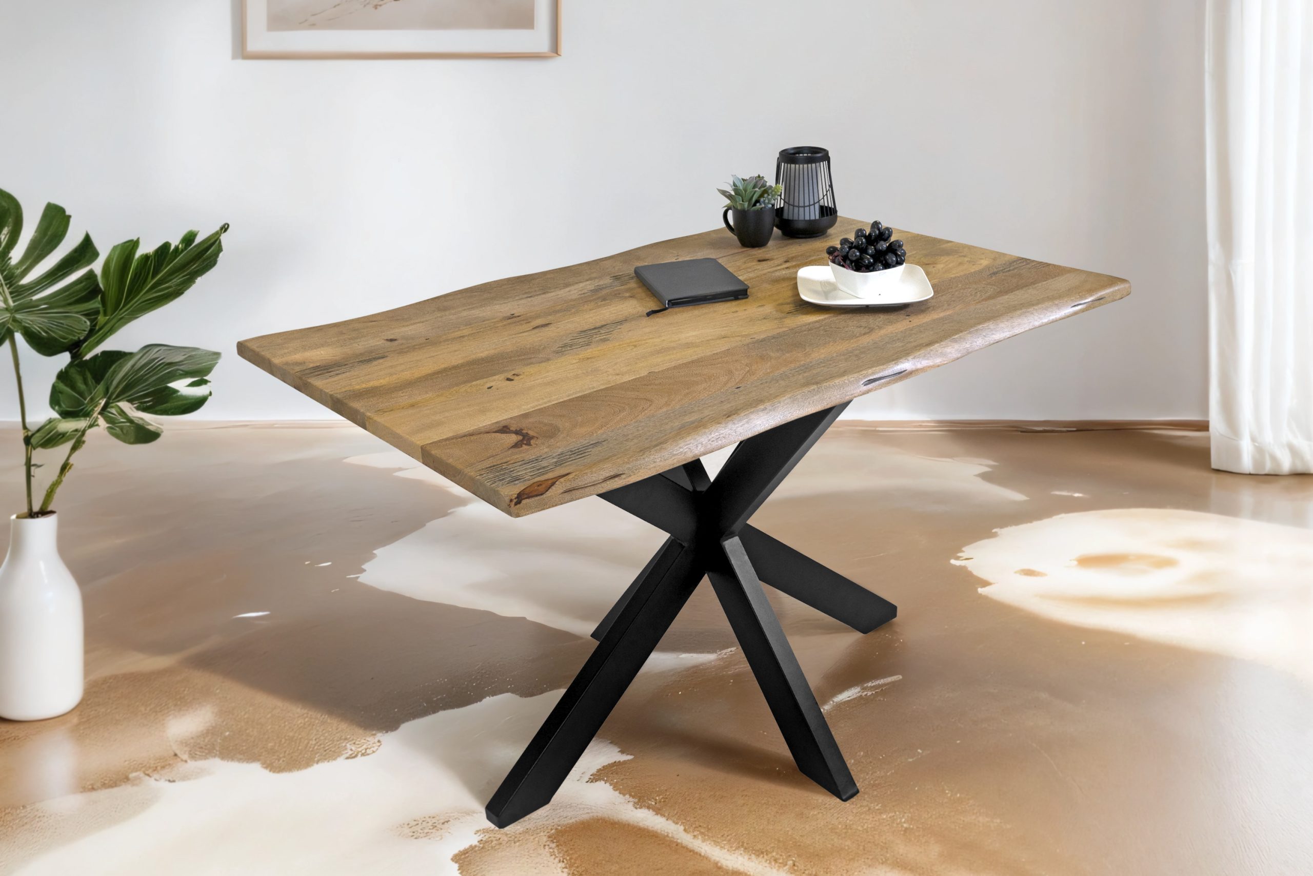 Baumkantentisch Mangoholz Esstisch Vintage-Optik 160 x 85 cm Spider-Gestell schwarz TIGER