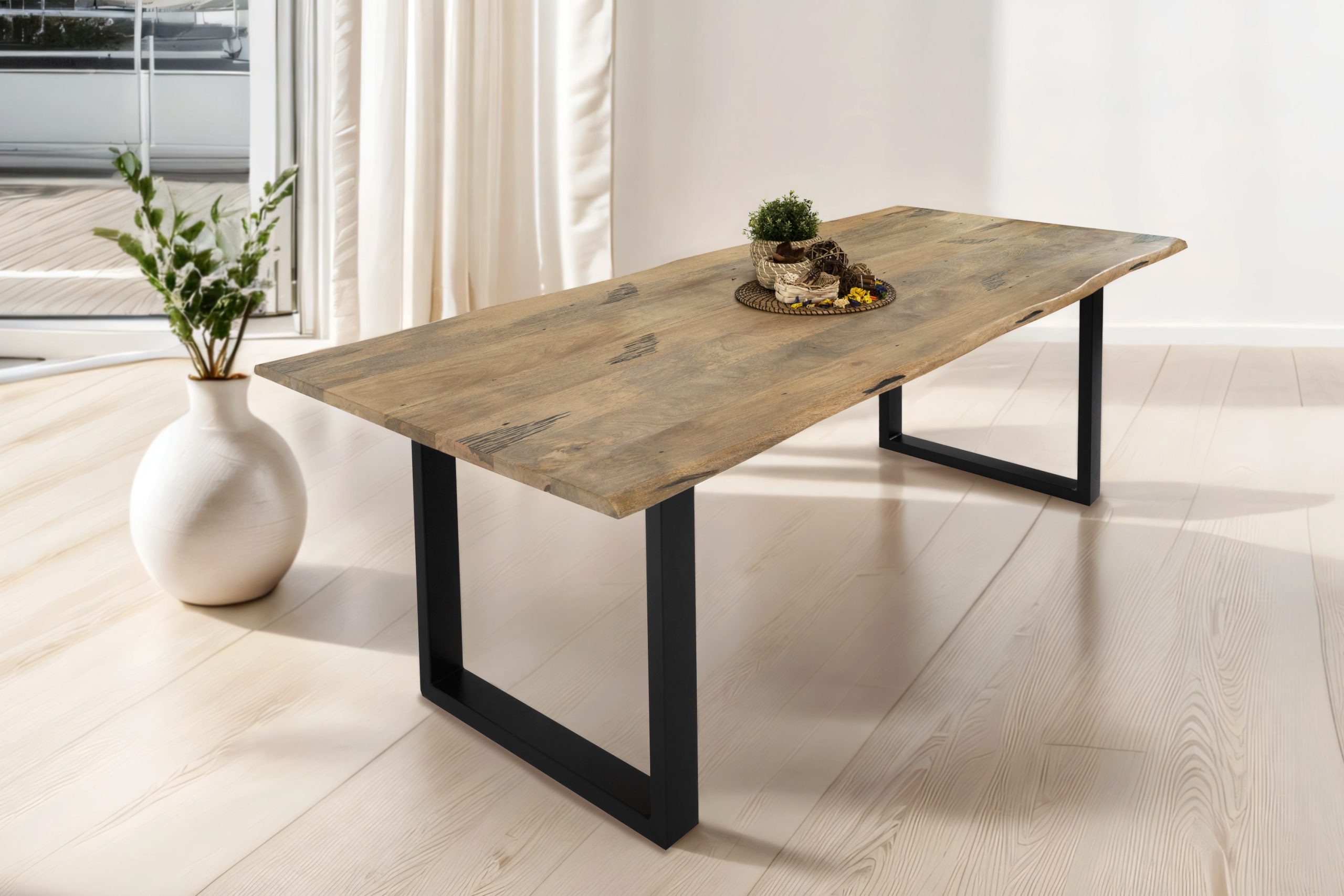 Baumkantentisch Mangoholz Esstisch Vintage-Optik 240 x 100 cm U-Gestell schwarz TIGER