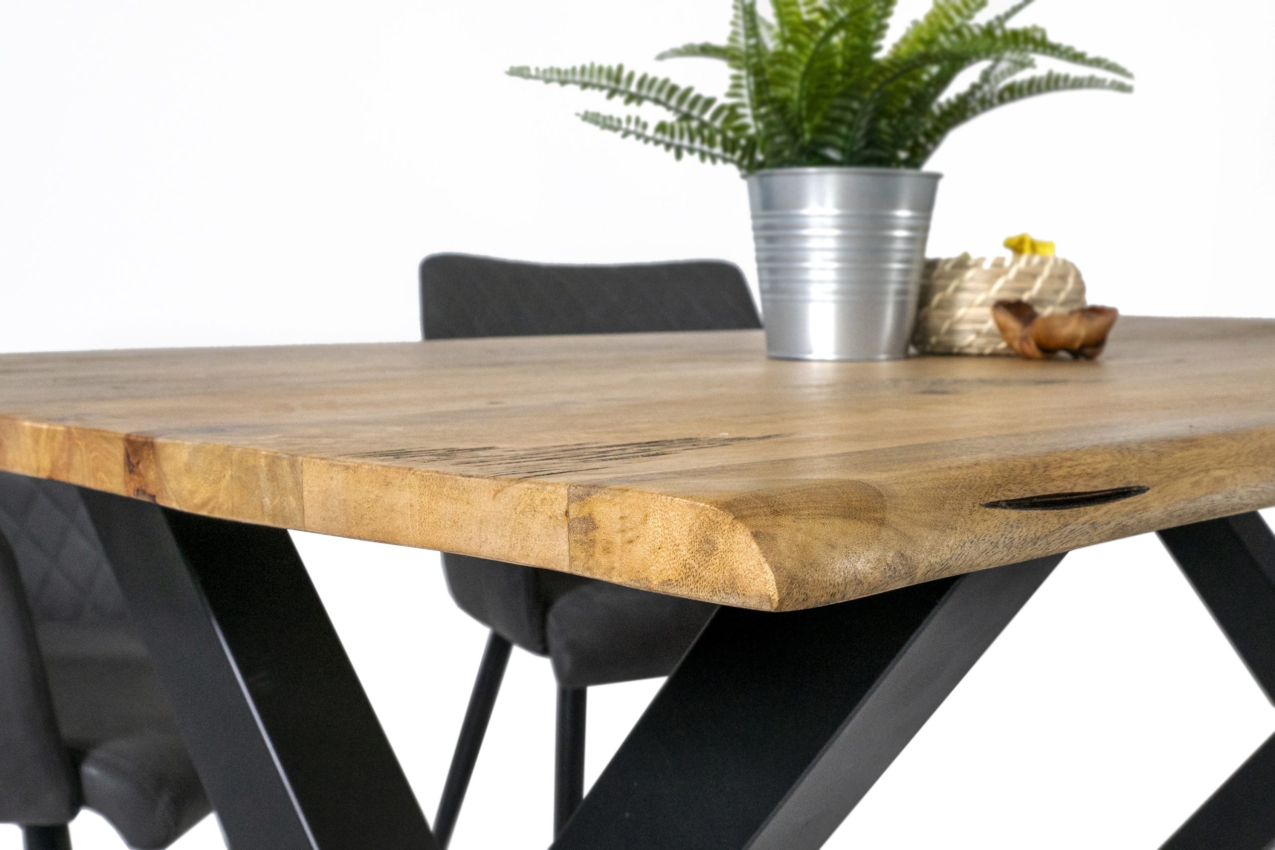 Baumkantentisch Mangoholz Esstisch Vintage-Optik 180 x 90 cm X-Gestell schwarz TIGER – Bild 5