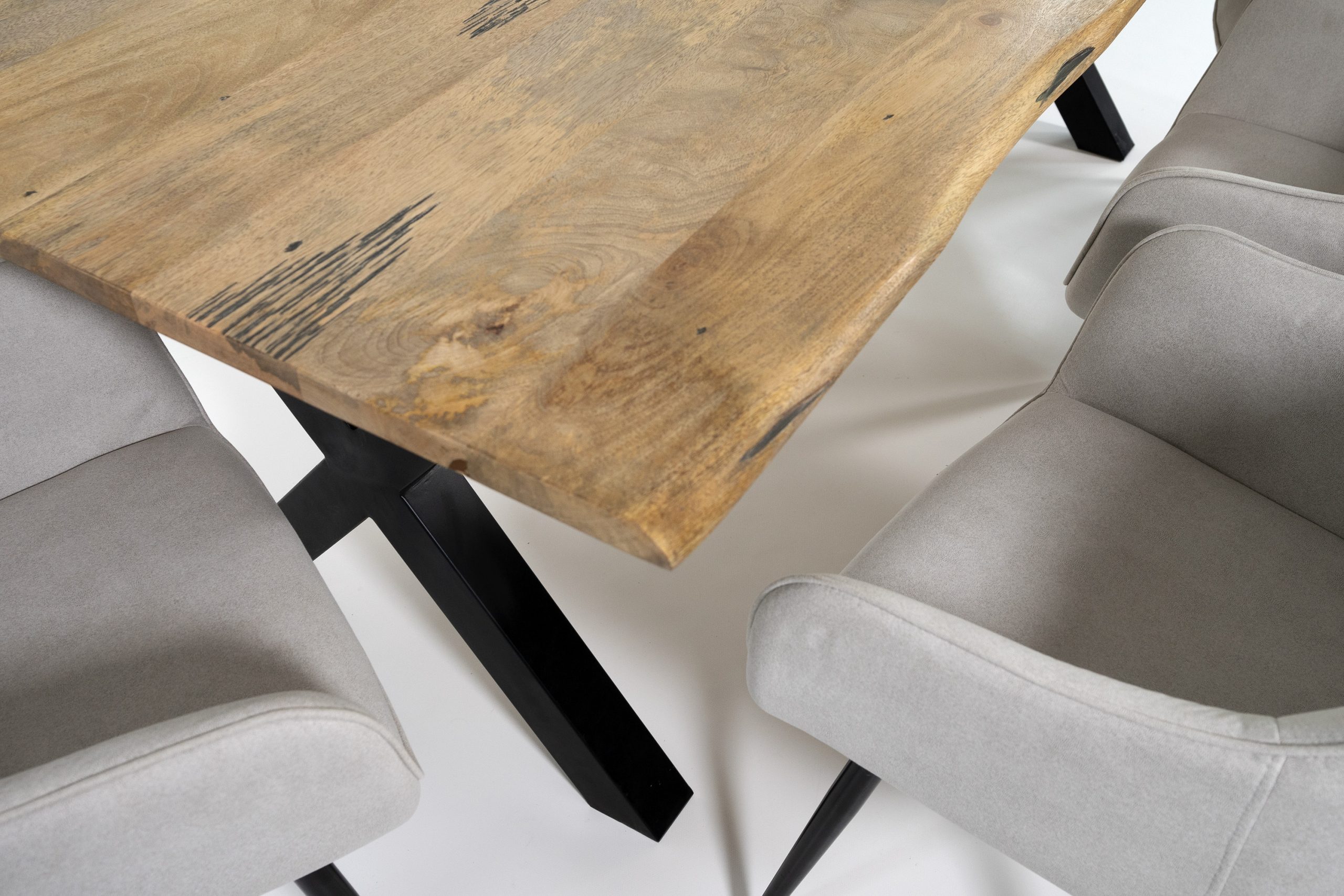 Baumkantentisch Mangoholz Esstisch Vintage-Optik 240 x 100 cm X-Gestell schwarz TIGER – Bild 6