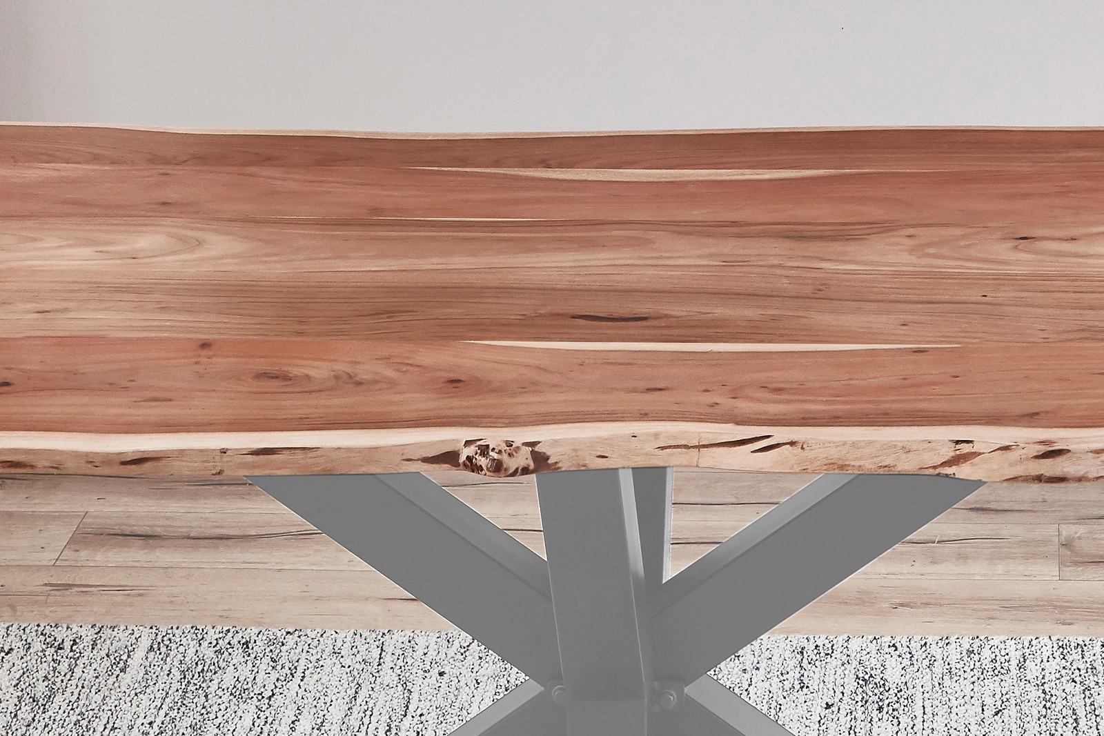 Esstisch Baumkante massiv Akazie natur 180 x 90 silber FELINA – Bild 4