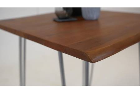 SAM_NEU-Esszimmer-Baumkante-Tische-Hannah-Nussbaum-80-BK_Hannah_80_nuss_silber_04