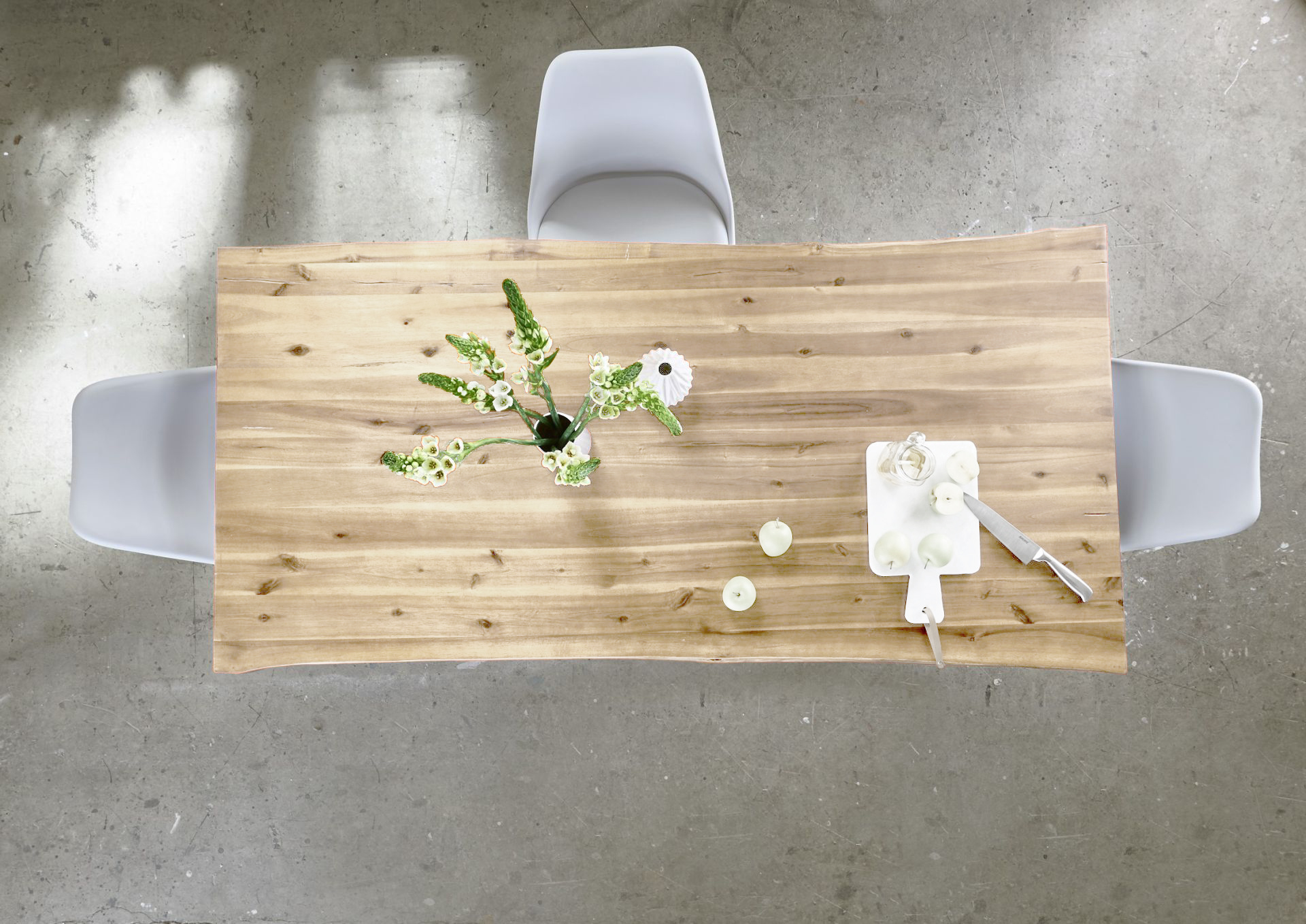 Esstisch Baumkante 120 x 80 cm Akazie massiv Natur lackiert U-Gestell silber HARLEY – Bild 7