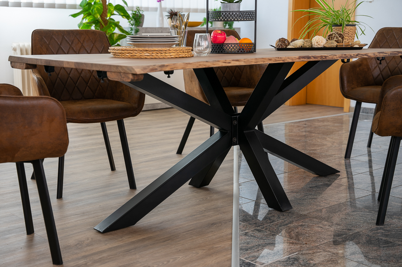 B-Ware Esstisch mit Ansteckplatten, Baumkante massiv Akazie stone 180(280)x90 cm Spider-Gestell Schwarz JANNIK – Bild 7