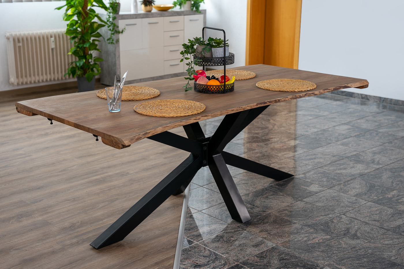 B-Ware Esstisch mit Ansteckplatten, Baumkante massiv Akazie stone 180(280)x90 cm Spider-Gestell Schwarz JANNIK – Bild 9
