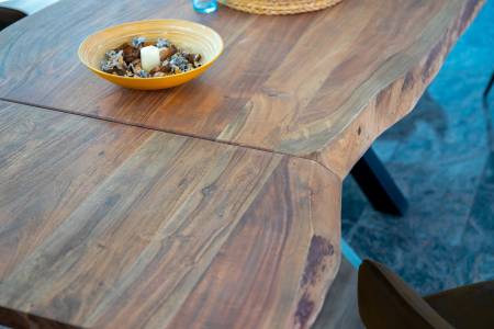 SAM_NEU-Esszimmer-Baumkante-Tische-Janosh-nougat-220-Janosh_nougatfarben_schwarz_10