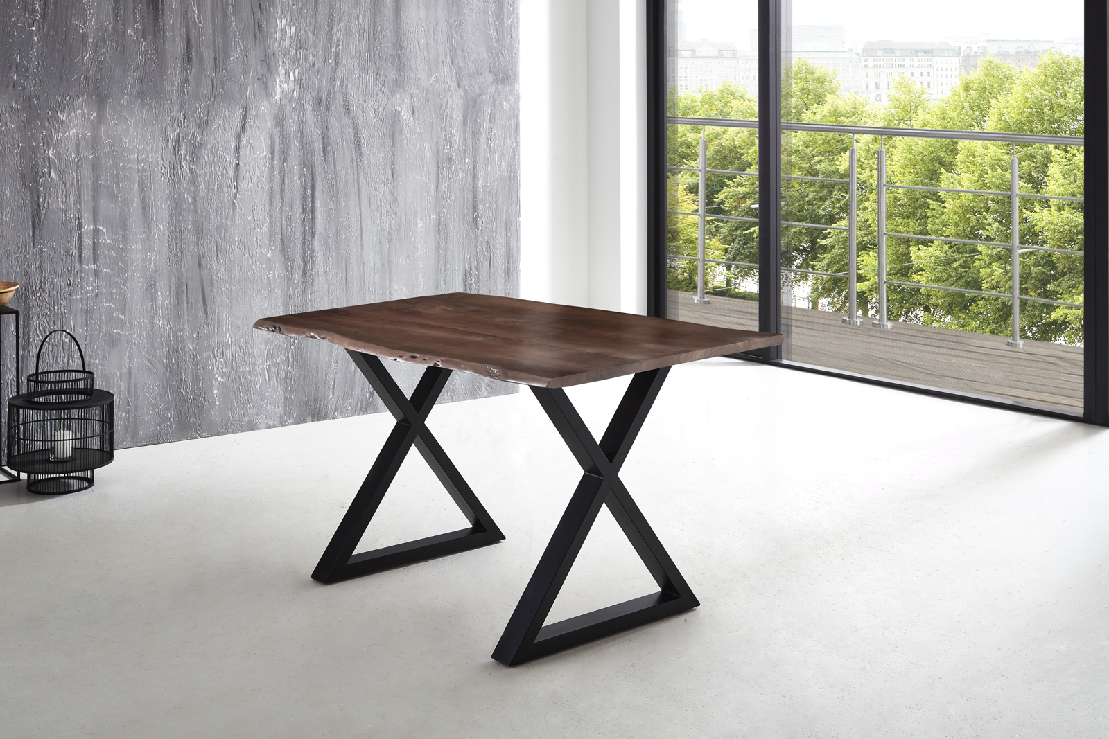 Esstisch Baumkante massiv Akazie nussbaum 140 x 80 X-Gestell schwarz LUBIN
