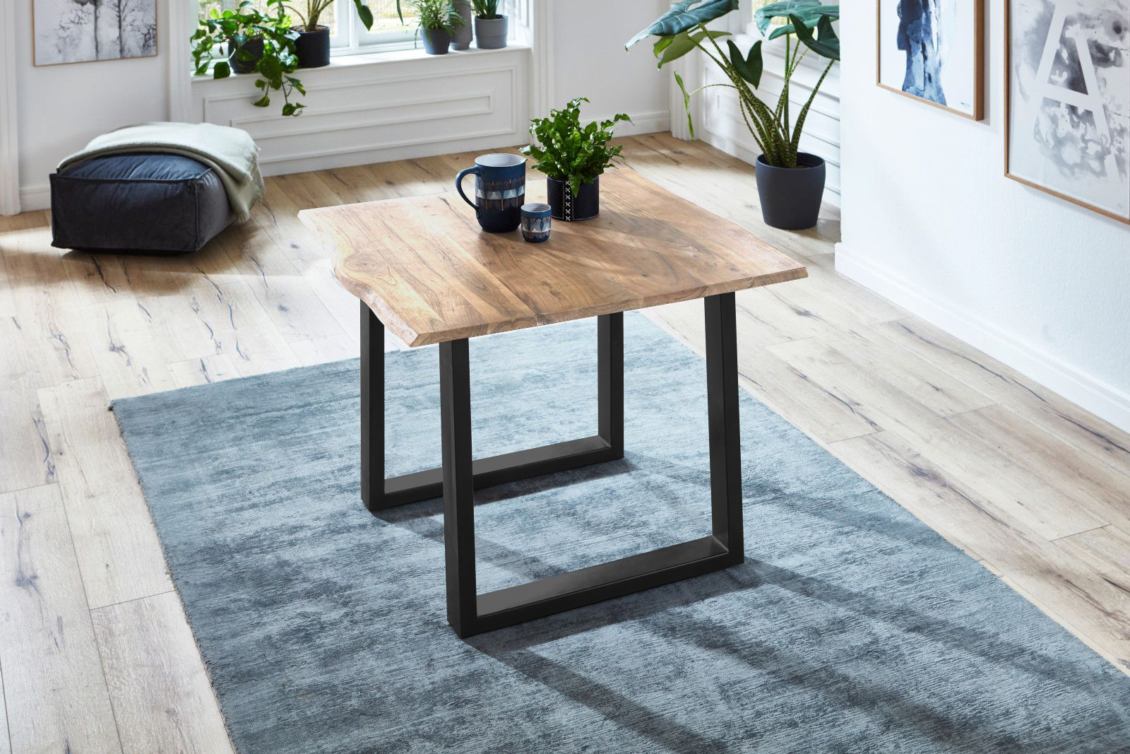 Esstisch Baumkante Akazie eichenfarben 80 x 80 schwarz NOAH