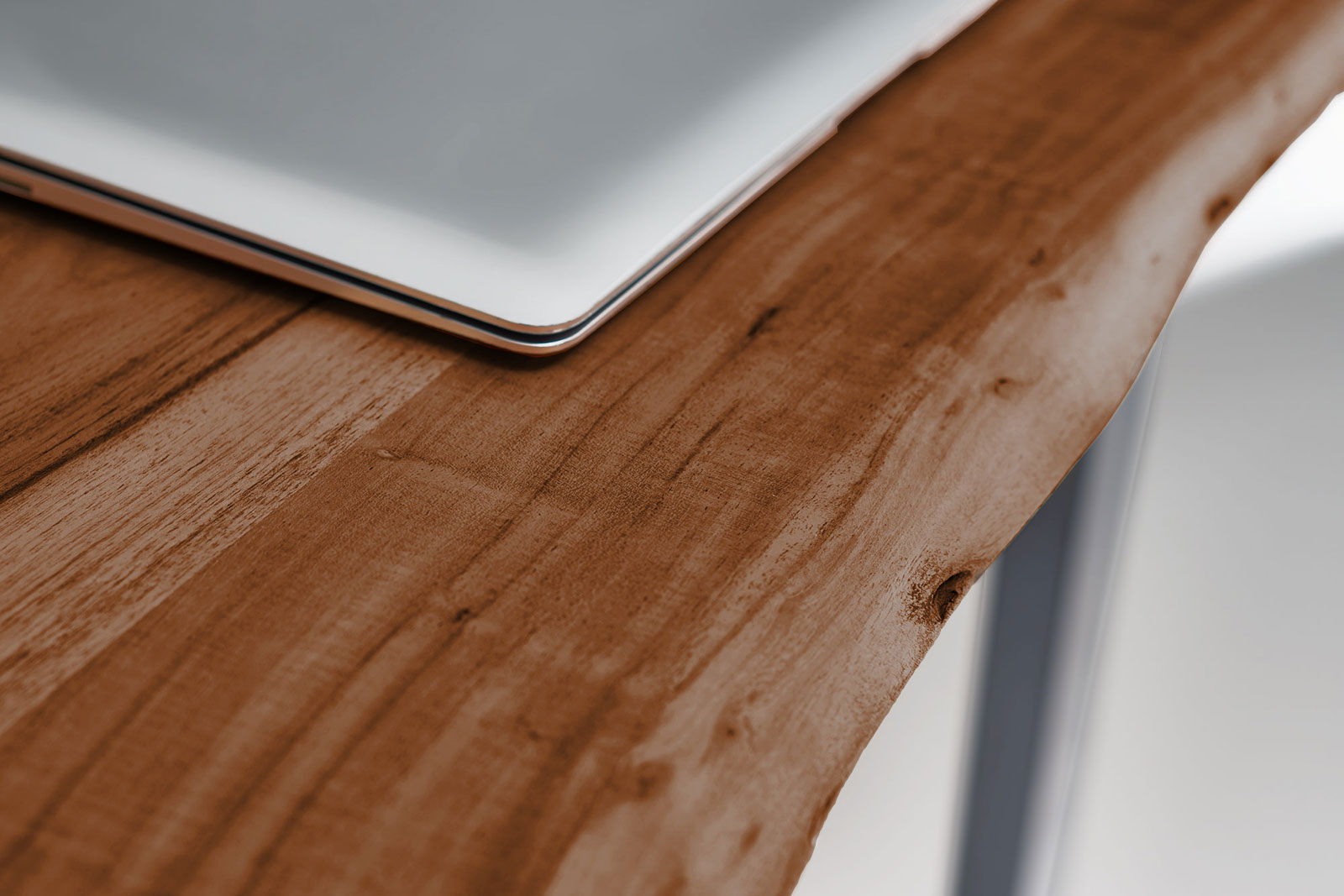 B-Ware Esstisch Baumkante massiv Akazie nussbaum 180 x 90 silber NOAH – Bild 6