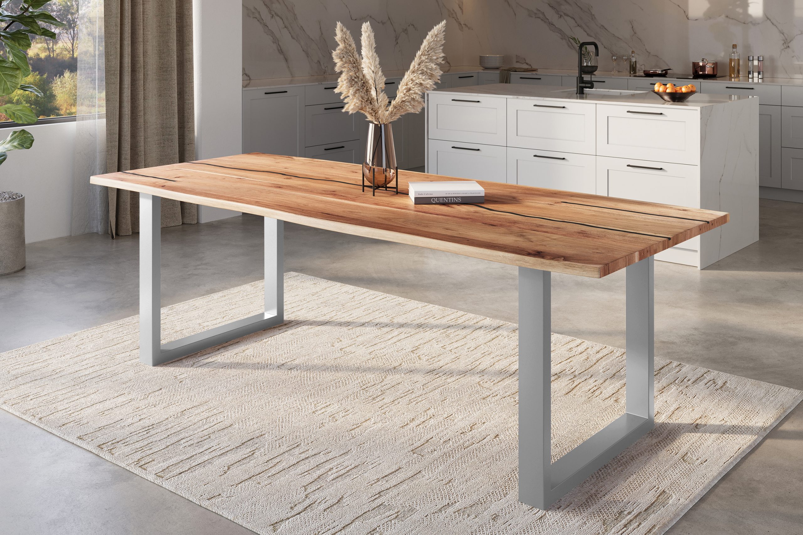 Baumkantentisch Akazie natur mit schwarzen Resin-Adern 280 x 100 cm U-Gestell silber POLLY