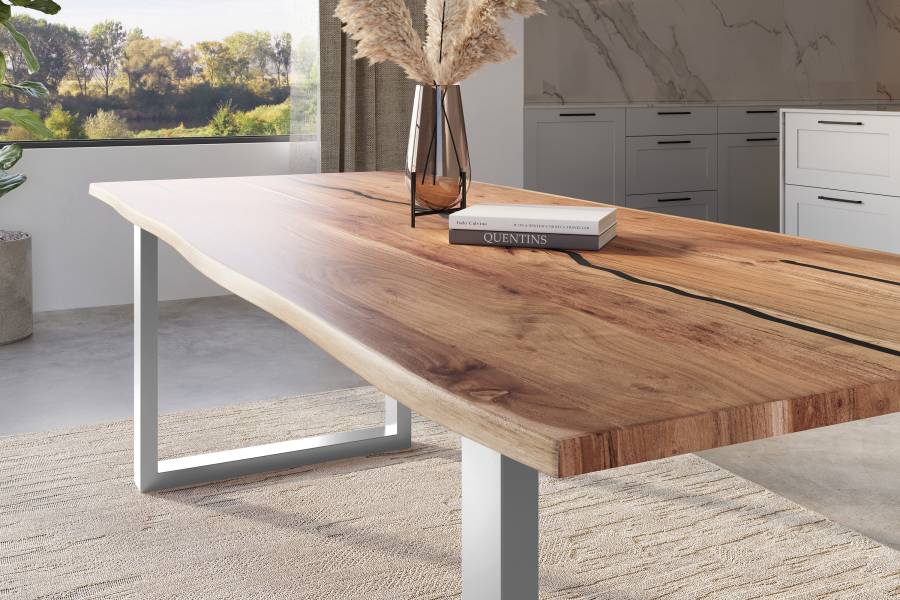 SAM_NEU-Esszimmer-Baumkante-Tische-Polly-Natur-U-Form-silber-300-BKT_Polly_Akazie_natur_resin_300_U_silber_neu_04