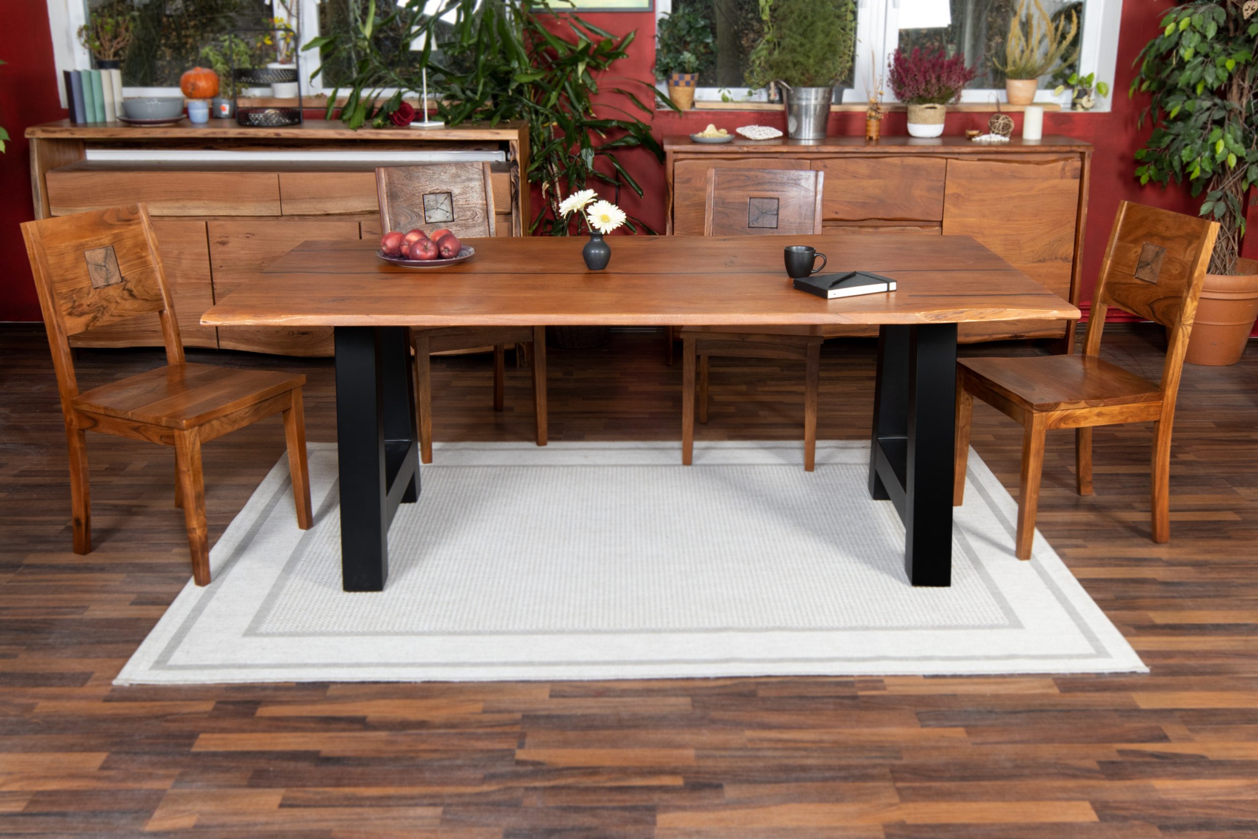 Baumkantentisch Akazie nussbaum mit schwarzen Resin-Adern 200 x 100 cm A-Gestell schwarz POLLY
