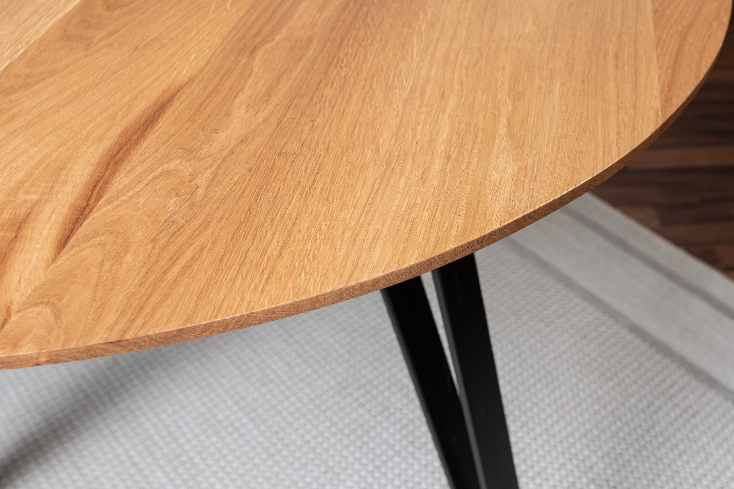 Esstisch rund Eichenholz Schweizer Kante Hairpin-Gestell 110 cm schwarz DREAM – Bild 7