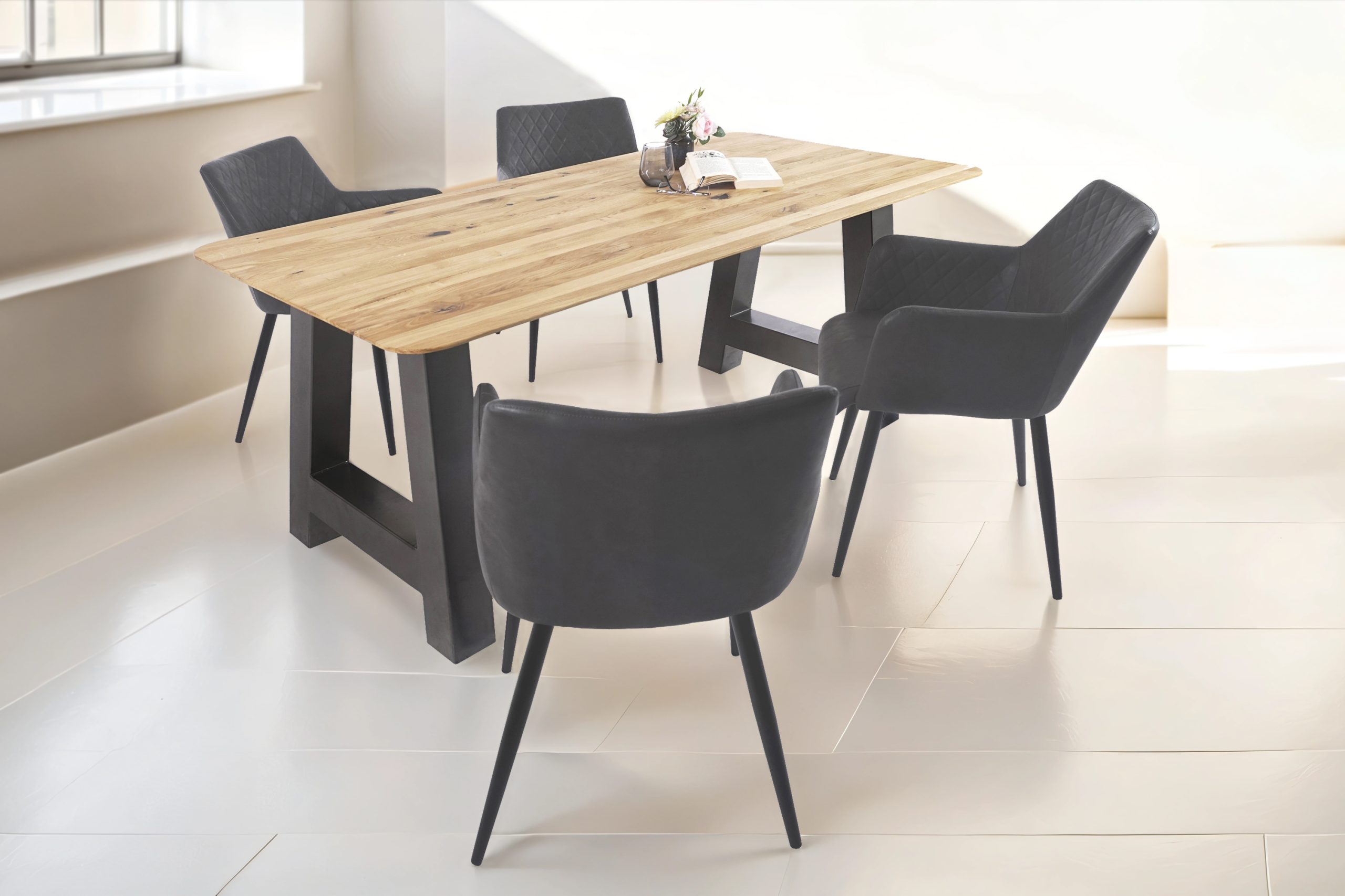 Esszimmertisch Schweizer Kante / runde Ecken massiv & geölt Eiche 160x85 schwarz A-Gestell Lotte – Bild 5