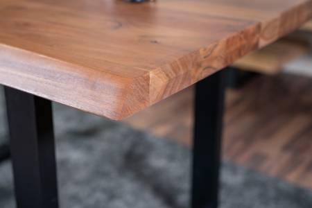 SAM_NEU-Esszimmer-Baumkante-Tische-Cali_aufgedoppelt-U_Gestell-BKT-nuss-schwarz-160-BKT_Cali_04