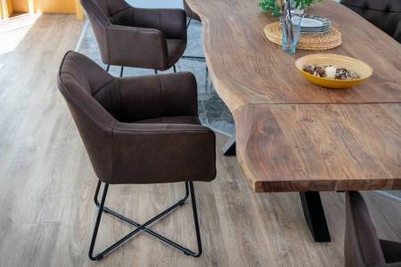 SAM_NEU-Esszimmer-Baumkante-Tische-Jannik-stone-220-BKT_Jannik_stone_05-5