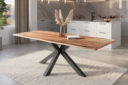 Baumkantentisch Akazie natur mit schwarzen Resin-Adern 300 x 100 cm Spider-Gestell schwarz POLLY