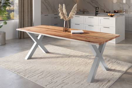 Baumkantentisch Akazie natur mit schwarzen Resin-Adern 260 x 100 cm X-Gestell silber POLLY