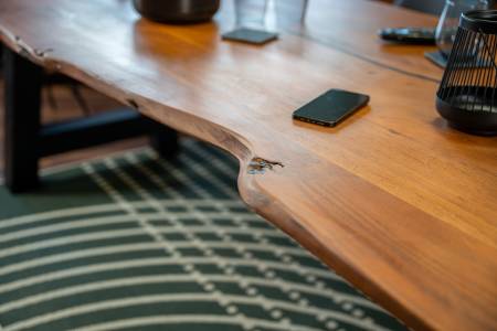 SAM_NEU-Esszimmer-Baumkante-Tische-Polly-Nussbaum-A-Form-schwarz-300-Polly_nuss_300_schwarz_04