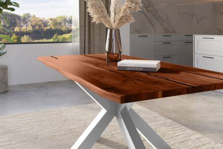 SAM_NEU-Esszimmer-Baumkante-Tische-Polly-Nussbaum-Spider-silber-120-BKT_Polly_Akazie_nuss_resin_120_Spider_silber_neu_04-1