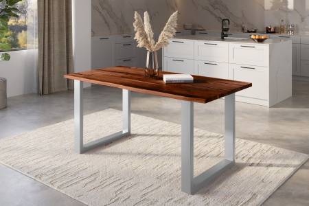 Baumkantentisch Akazie nussbaum mit schwarzen Resin-Adern 120 x 80 U-Gestell silber POLLY