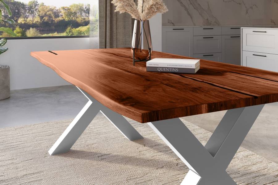 SAM_NEU-Esszimmer-Baumkante-Tische-Polly-Nussbaum-X-Form-silber-240-BKT_Polly_Akazie_nuss_resin_240_X_silber_neu_04-2