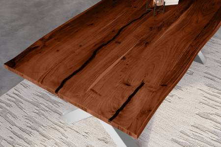 SAM_NEU-Esszimmer-Baumkante-Tische-Polly-Nussbaum-X-Form-silber-240-BKT_Polly_Akazie_nuss_resin_240_X_silber_neu_06-2