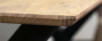 Tischplatte mit Schweizer Kante