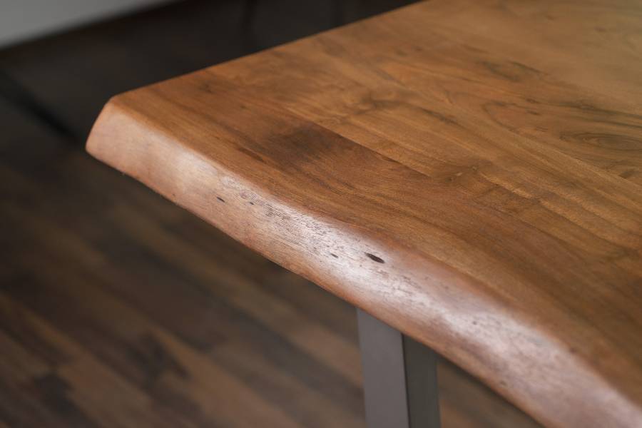 SAM_NEU-Esszimmer-Baumkante-Tische-Cali_aufgedoppelt-U_Gestell-BKT-nuss-silber-180-BKT_Cali_04