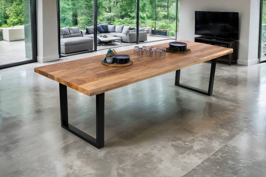 SAM_NEU-Esszimmer-Baumkante-Tische-Cali_aufgedoppelt-U_Gestell-mango-schwarz-280-BKT_Cali_mango_rough_01