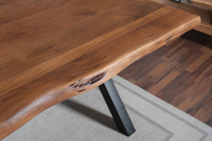 SAM_NEU-Esszimmer-Baumkante-Tische-Cali_aufgedoppelt-X_Gestell-BKT-nuss-schwarz-350-BKT_Cali_04-2