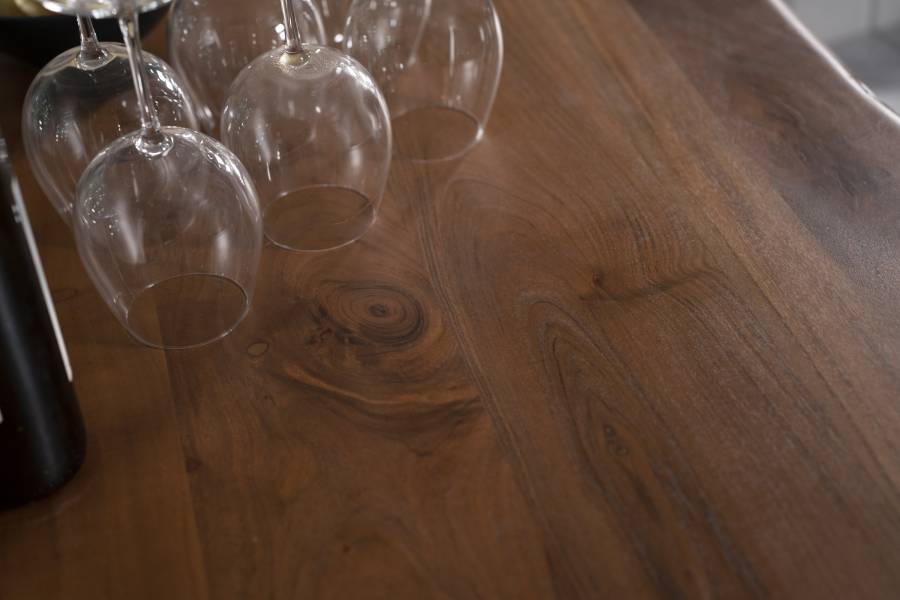 SAM_NEU-Esszimmer-Baumkante-Tische-Cali_aufgedoppelt-X_Gestell-BKT-nuss-silber-300-BKT_Cali_06-1