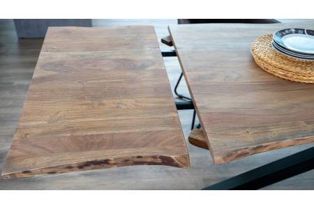 SAM_NEU-Esszimmer-Baumkante-Tische-Jannik-stone-180-BKT_Jannik_stone_04-1