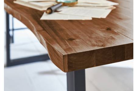 SAM_NEU-Esszimmer-Baumkante-Tische-Milo-Milo_120-Nussbaum-Schwarz-Bild_05