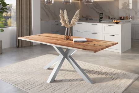 Baumkantentisch Akazie natur mit schwarzen Resin-Adern 220 x 100 cm Spider-Gestell silber POLLY