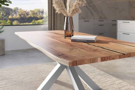 SAM_NEU-Esszimmer-Baumkante-Tische-Polly-Natur-Spider-silber-220-BKT_Polly_Akazie_natur_resin_220_Spider_silber_neu_04