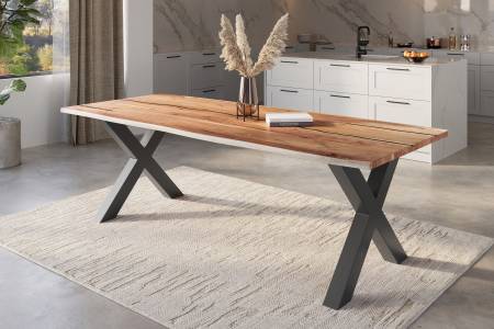 Baumkantentisch Akazie natur mit schwarzen Resin-Adern 280 x 100 cm X-Gestell schwarz POLLY