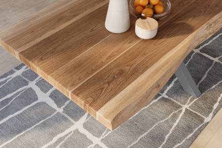 SAM_NEU-Esszimmer-Baumkante-Tische-Titan-Natur-Spider-Silber-240×110-ML_Titan_240_natur_Spider_silber_03