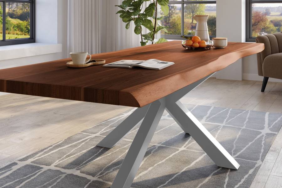 SAM_NEU-Esszimmer-Baumkante-Tische-Titan-Nuss-Spider-Silber-280×110-ML_Titan_280_nuss_Spider_silber_04-3